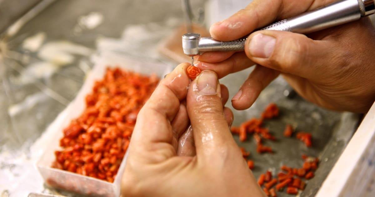 Lavorazione del corallo di Sciacca
