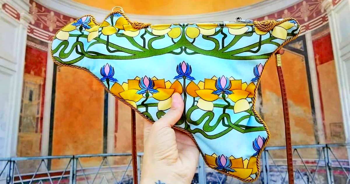 Borsa a forma di Sicilia realizzata a mano - Pezze di Sicilia